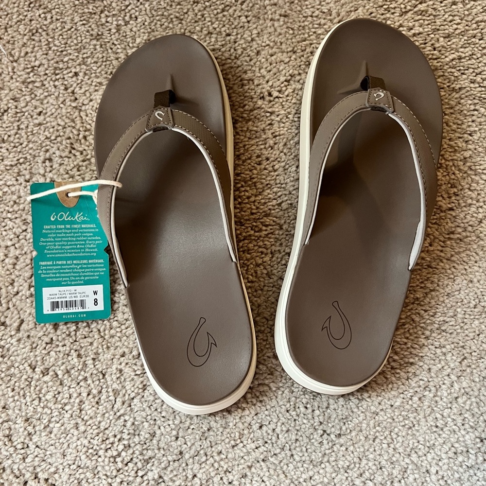 New - Olukai flip flop
